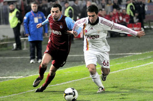 Selcuk Inan (Trabzonspor)-Arda Turan (Galatasaray) (trabzonspor.org.tr)
