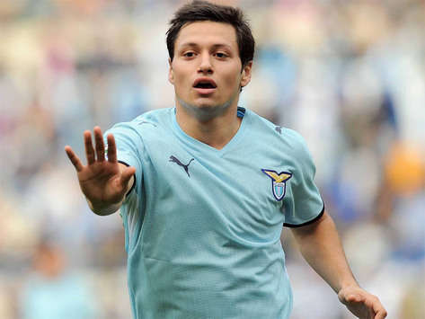 Mauro Zarate in action for Lazio against Chievo