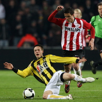 Ibrahim Afellay and Ricky van Wolfswinkel, PSV - Vitesse (foto PRO SHOTS)