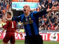 Esteban Cambiasso celebrates his new deal with a goal against Reggina