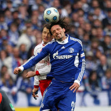 Bundesliga: Schalke 04 - Hamburger SV, Gravgaard, Kuranyi (firo)