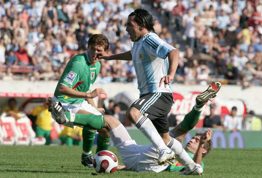 Carlos Tevez-  Argentina-Bolivia