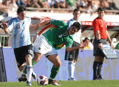 Lionel Messi-Luis Gutierrez - Argentina-Bolivia