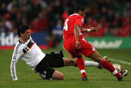 WC Quali 2010, Wales vs Germany, Michael Ballack, Ashley Williams (firo)