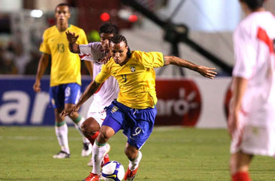 Luis Fabiano - Brazil x Peru