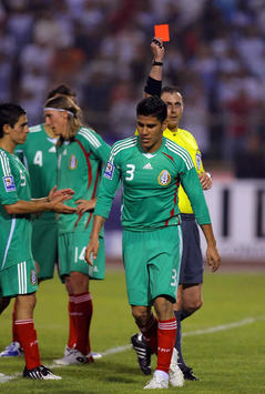 Carlos Salcido y Paul Ward- Honduras vs Mexico (Mexsport)