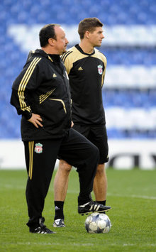 Rafael Benitez and Steven Gerrard of Liverpool get a feel for Stamford Bridge before their Champions League clash with Chelsea (PA)