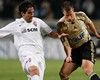 Uefa Cup : Benoit Cheyrou (Marseille) vs Ilsinho (Shakhtar)