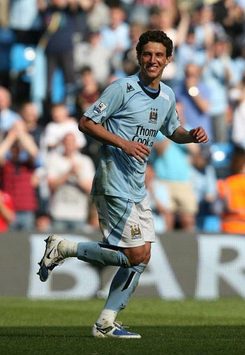 İngiltere: Blumer Elano (Manchester City) (PA)