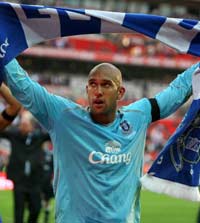 FA Cup: Tim Howard, Manchester United - Everton (PA)