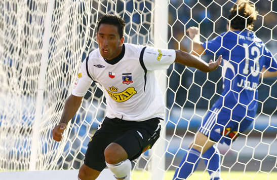 OFFICIAL: Borussia Dortmund Sign Lucas Barrios From Colo Colo