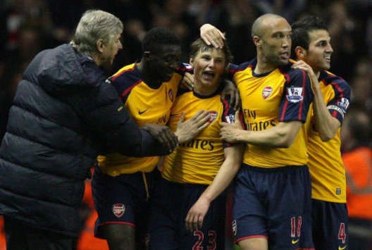 EPL: Andrey Arshavin, Liverpool - Arsenal (PA)