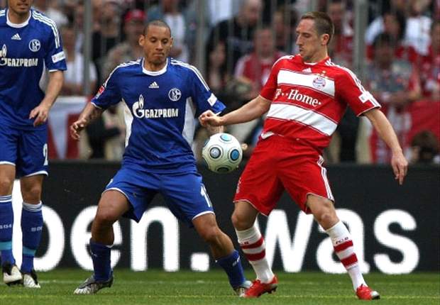 Ribery Sent Off As Schalke Stroll Down South