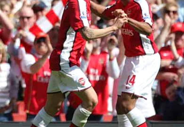 Fabregas And Walcott Could Return For Everton Game
