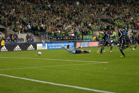 Brad Evans goal, Seattle Sounders (Troy Zielonka, Goal.com)