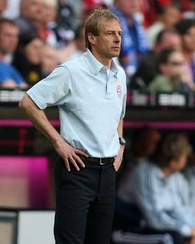 Jürgen Klinsmann sah das Unheil nach dem 0:1 gegen Schalke schon kommen (firo)