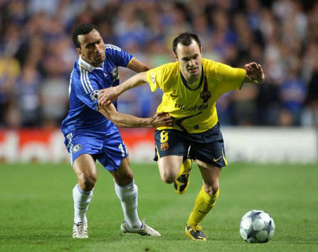 CL: Andres Iniesta - Jose Bosingwa, Chelsea - Barcelona (PA)