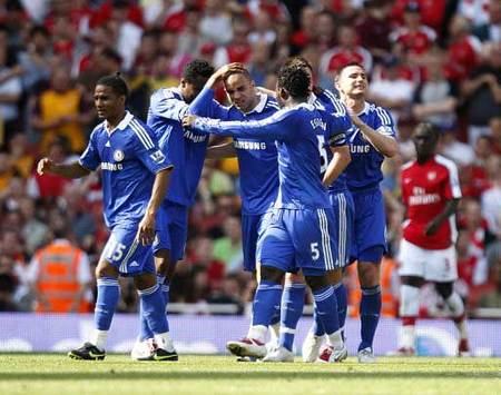 İngiltere: Alex ve takım arkadaşlarının gol sevinci (Chelsea) (PA)
