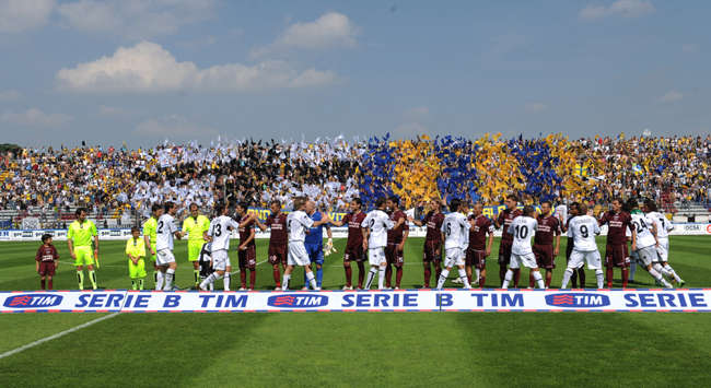La coreografia dei tifosi del Parma per la sfida-promozione a Cittadella (Grazia Neri)