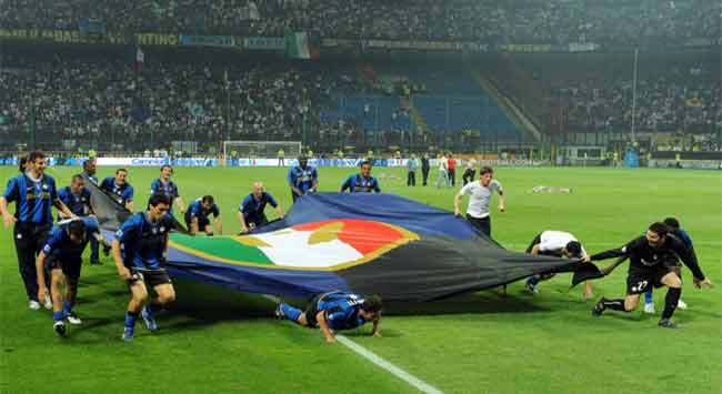 Inter players get the party started at San Siro after beating Siena, and lifting the club's 17 Serie A title