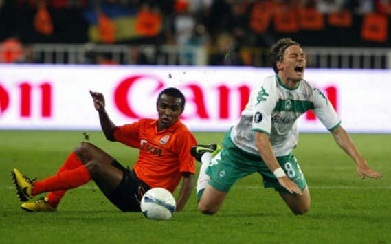 Willian slides in on Clemens Fritz during the UEFA Cup final in Istanbul.