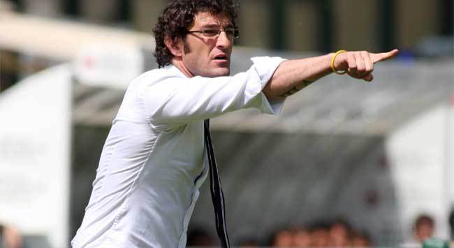 New Juventus coach Ciro Ferrara points his side in the right direction as the beat Siena 3-0 in Tuscany