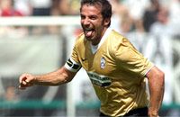 Alessandro Del Piero scores a stunning free-kick to send Juventus on their way to victory against Siena