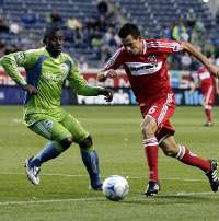Marco Pappa, Chicago Fire, and Jhon Kennedy Hurtado, Seattle Sounders FC, MLS (ISI)