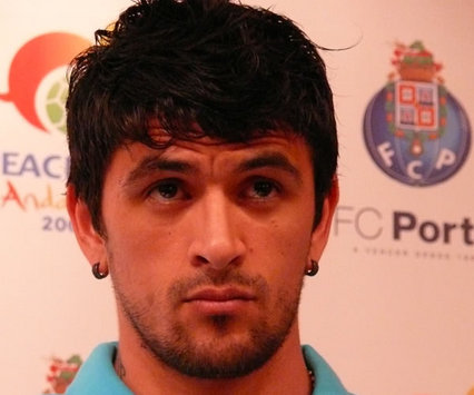 Lucho Gonzalez, Oporto (Peace Cup 2009)