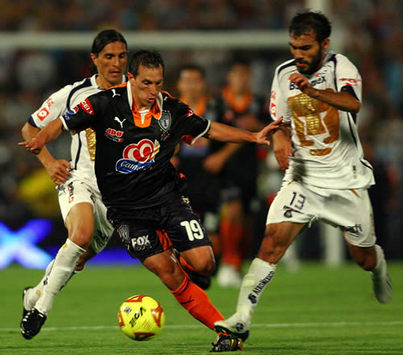 Juan Francisco Palencia, Christian Gimenez y Jehu Chiapas- Pumas vs Pachuca (Mexsport)