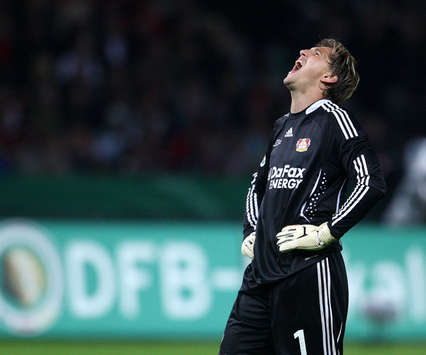 Bayer Leverkusen verliert das Endspiel und Torhüter Rene Adler ist enttäuscht (firo)
