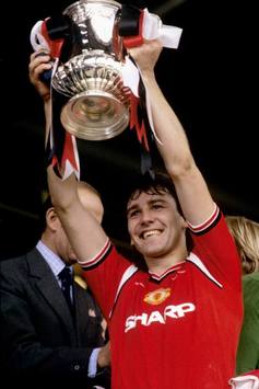 Bryan Robson, Manchester United, FA Cup (EMPICS OT)