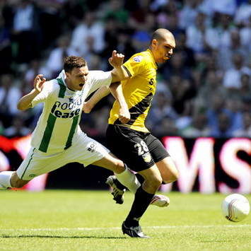 Marcus Berg vs Tyrone Loran, FC Groningen - NAC Breda (Foto PROSHOTS)