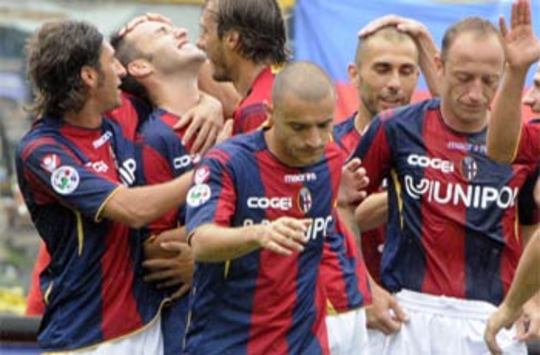 Bologna in festa dopo la rete di Mingazzini - Bologna-Catania - Serie A (Grazia Neri)