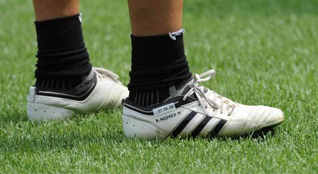 Le scarpe commemorative di Pavel Nedved alla sua "ultima" in bianconero (Grazia Neri)