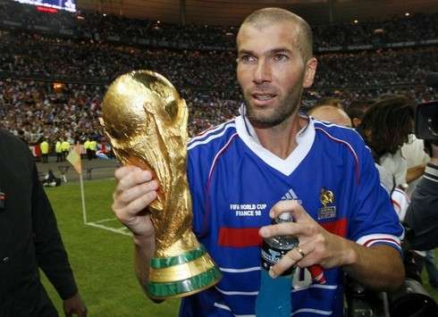 Top of the world | Zidane led the French to World Cup glory in 1998