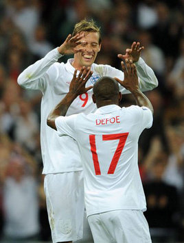 World Cup QR: Peter Crouch & Jermain Defoe, England - Andorra (PA)