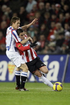 Michael Svec vs Ibrahim Afellay, SC Heerenveen - PSV (foto ANP)