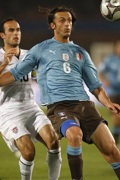 2009 FIFA Confederations Cup: Nicola Legrottaglie - Landon Donovan, United States - Italy (PA)