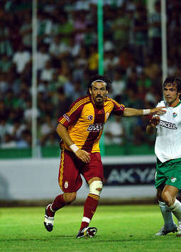 Servet Cetin (Galatasaray player) (galatasaray.org)