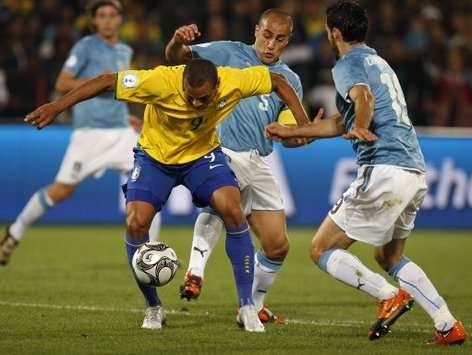 2009 FIFA Confederations Cup: Luis Fabiano - Fabio Cannavaro, Italy - Brazil (PA)