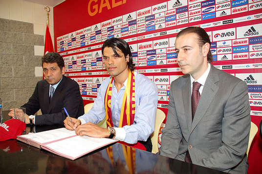 Gokhan Zan (Galatasaray) and Haldun Ustunel (galatasaray.org)