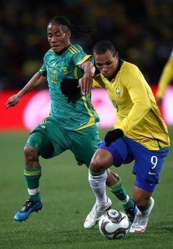 2009 FIFA Confederations Cup:Luis Fabiano - Steven Pienaar, Brazil v South Africa (PA)