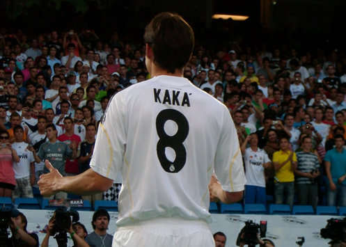 Kaka entra nella sua nuova casa, il Bernabeu... (Goal.com)