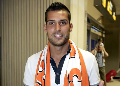 New Valencia goalkeeper Miguel Ángel Moyá arrives at the Mestalla from Real Mallorca