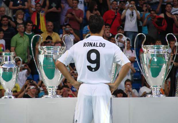 Cristiano Ronaldo Replaces Beckham At Armani