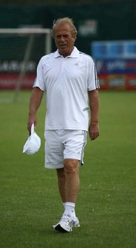 Beşiktaş Teknik Direktörü Mustafa Denizli (bjk.com.tr)
