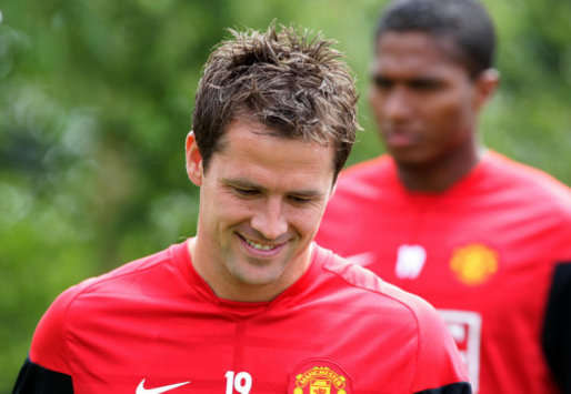 Manchester United striker Michael Owen enjoys training with his new side