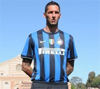 Marco Materazzi helps Inter launch their new kit