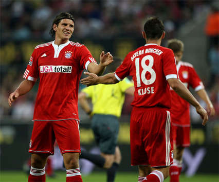 Gomez und Klose verpatzen die Podolski-Party (firo)